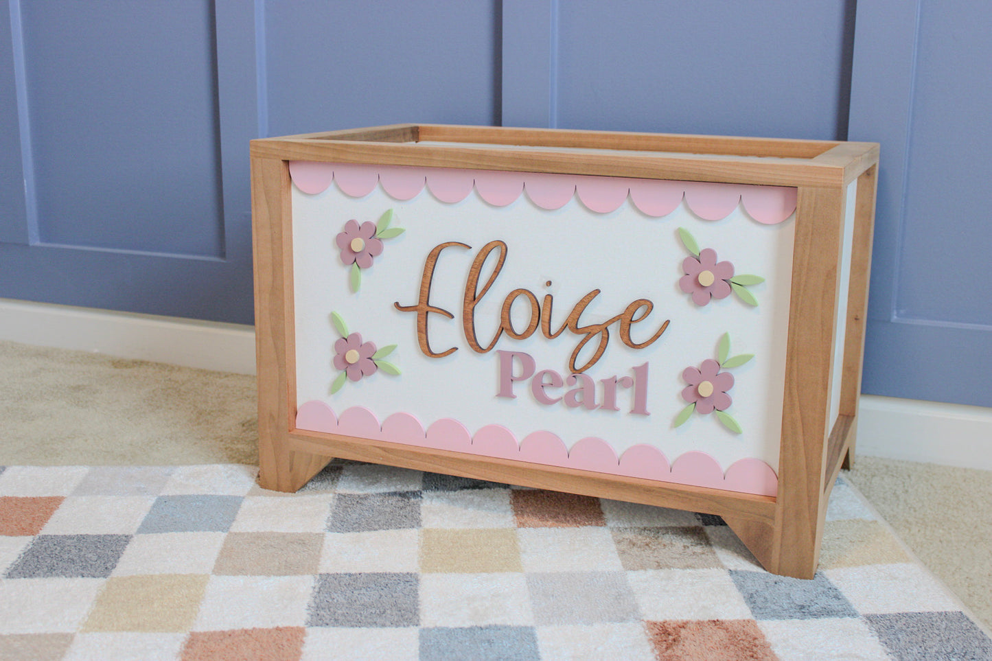Scallop Daisy Toy Chest