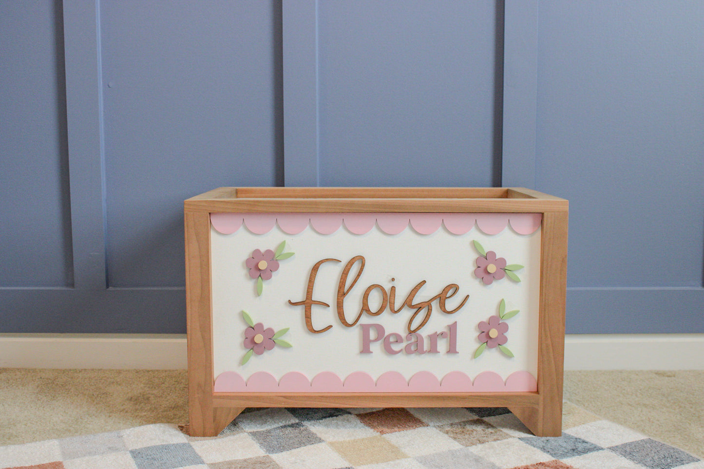Scallop Daisy Toy Chest
